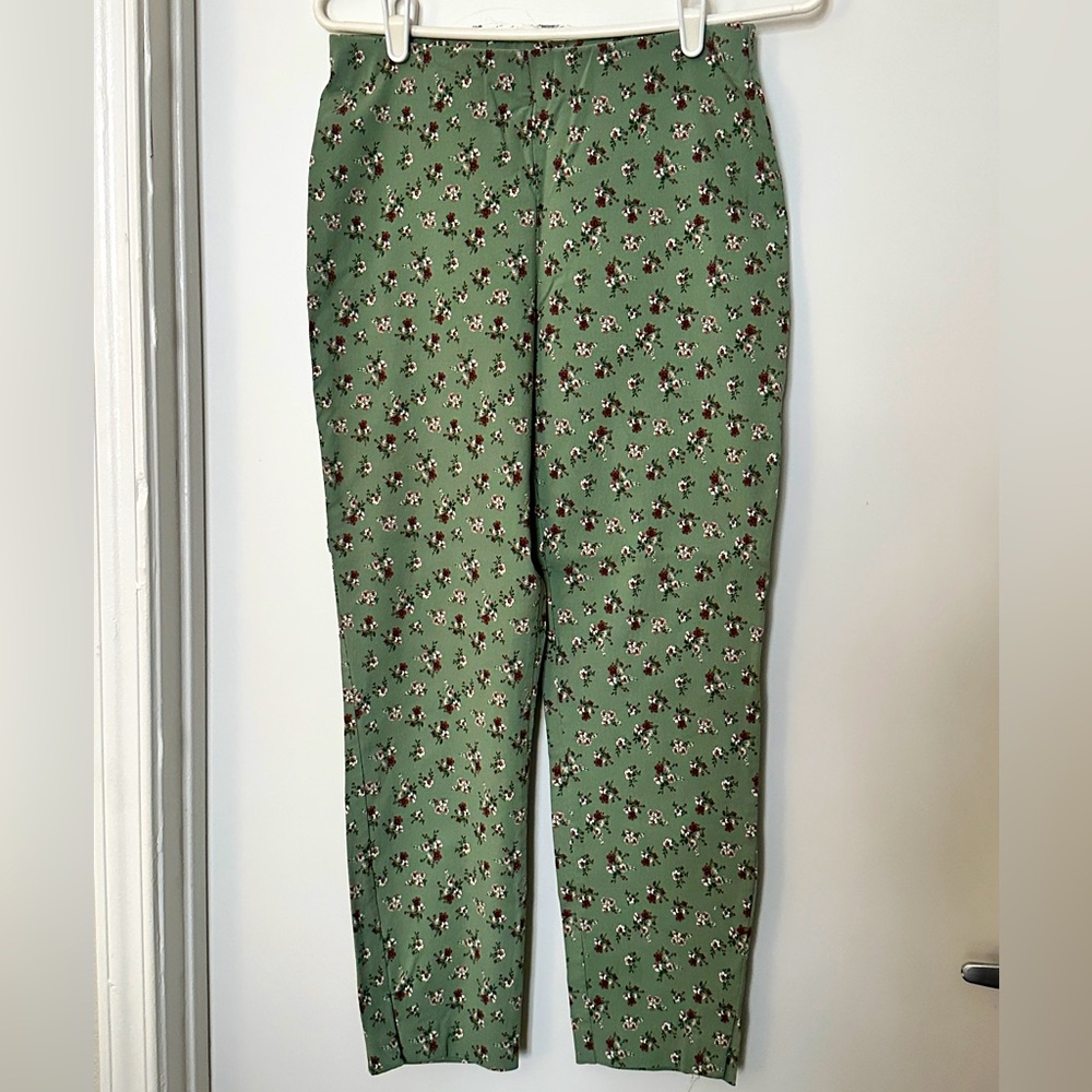 Adorable green floral print pants ankle length stretch